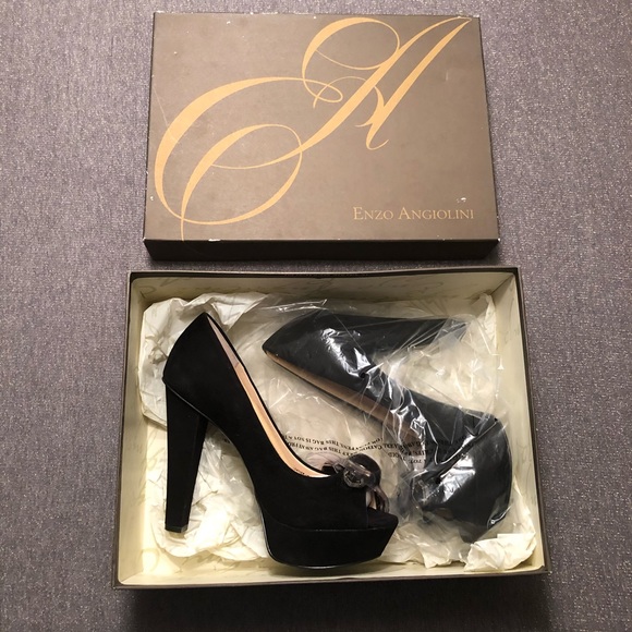 *NIB* Enzo Angiolini Red Carpet Pump Black Suede - Picture 2 of 8